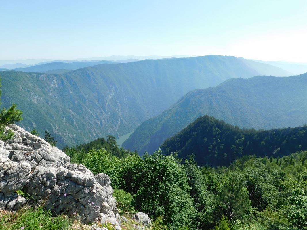 Laktasto skretanje Drine i Sušica, sa kote Grad