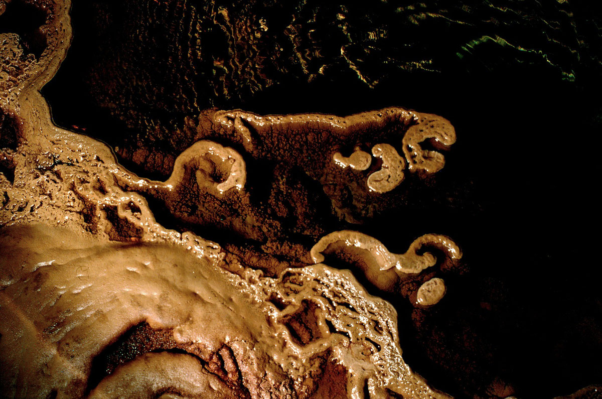 Atraktivni oblici podnog nakita Velike pećine